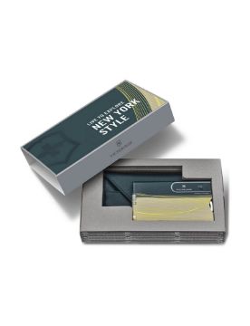 Victorinox Classic Swiss Card, New York Style VT 0.7100.E223