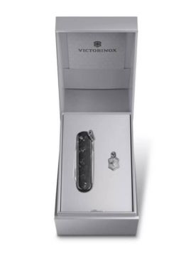 Victorinox Classic SD Brilliant Carbon Çakı VT 0.6221.90