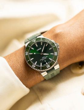 Oris Aquis Date 01 733 7789 4157-07 4 23 37FC