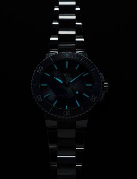 Oris Aquis Date Upcycle 01 733 7789 4150-07 8 23 04PEB