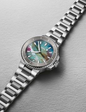 Oris Aquis Date Upcycle 01 733 7792 4150-07 8 19 05P