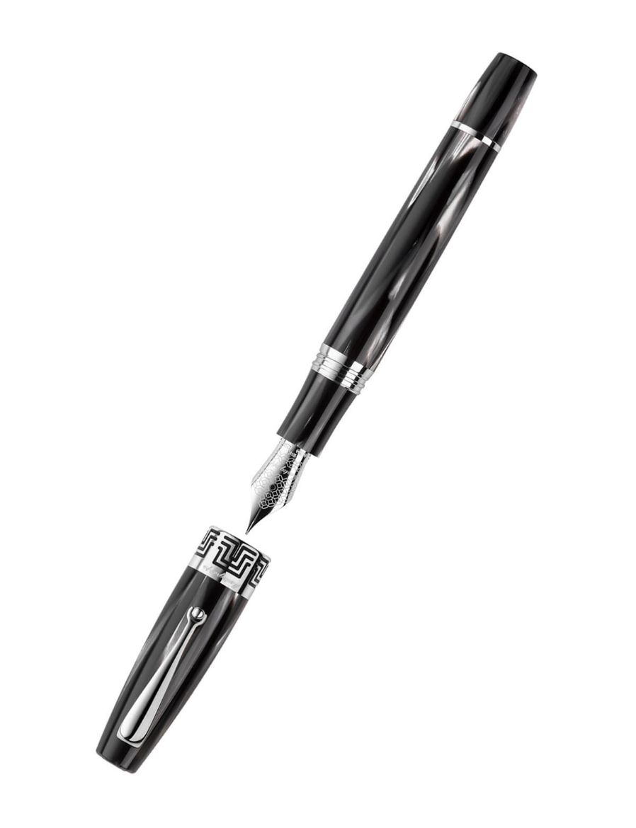 Montegrappa Extra 1930 Extra by Name. Extra by Nature. Siyah & Beyaz Dolma Kalem - F Uç ISEXF2CH