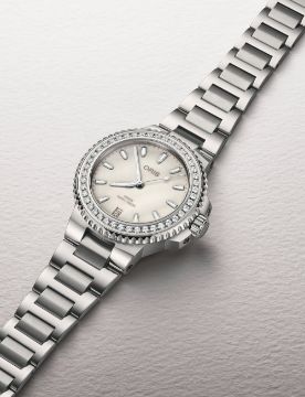 Oris Aquis Diamonds 01 733 7792 4956-07 8 19 05P