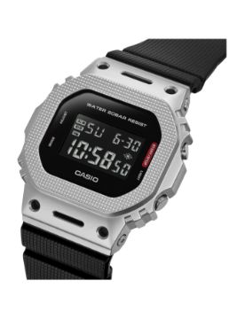 G-Shock G-Steel 5600 Serisi 43.2 mm Quartz Saat GM-5600M-1DR