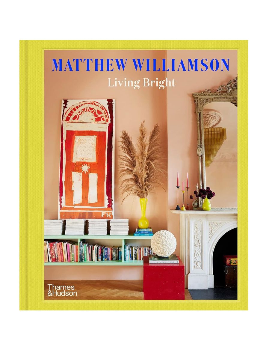 Thames & Hudson Living Bright: Fashioning Colourful Interiors 9780500024577