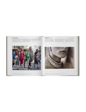  Phaidon The Fashion Book: Revised and updated edition 9781837290406